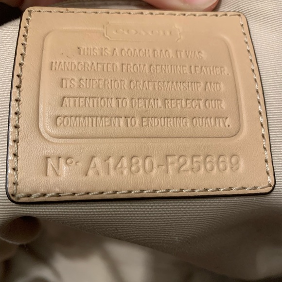 Coach leather purse - Picture 3 of 3